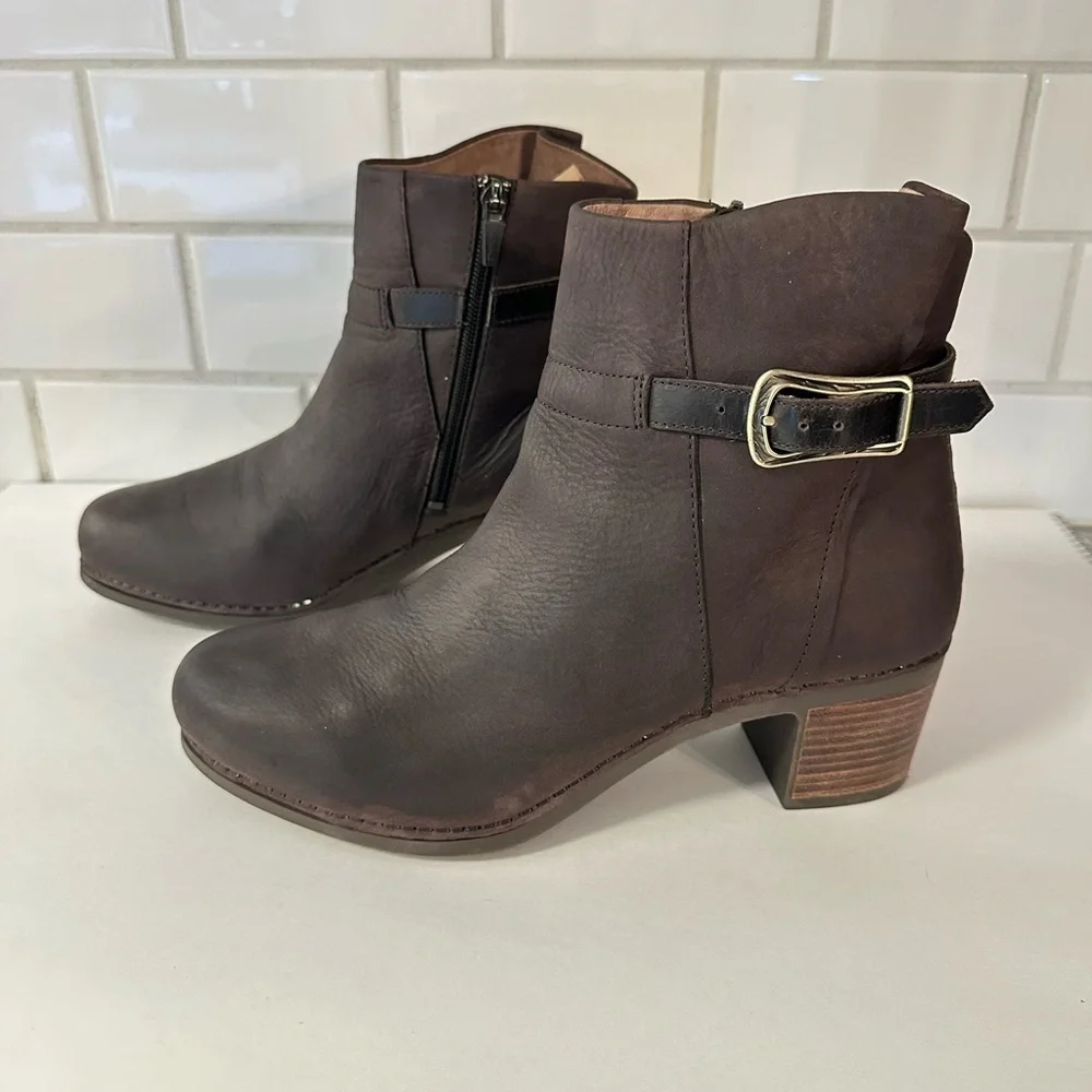 DANSKO 41 Hartley nubuck leather woman side zip 2.25